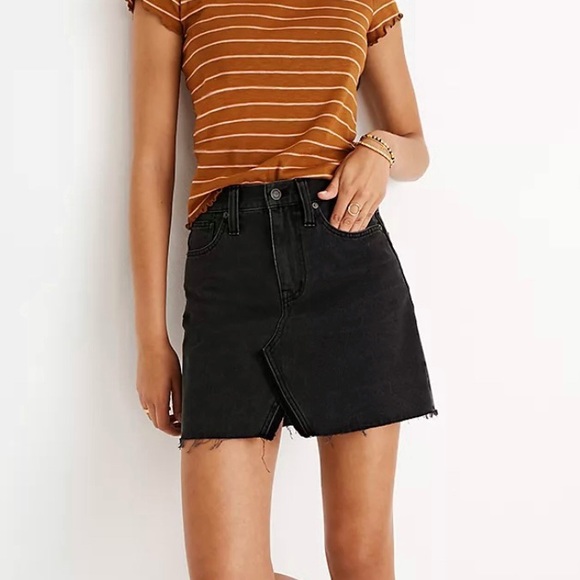 Madewell Black Rigid Denim A-Line Let-Down Raw Hem Mini Skirt in Colfax Wash 31 - Picture 1 of 6
